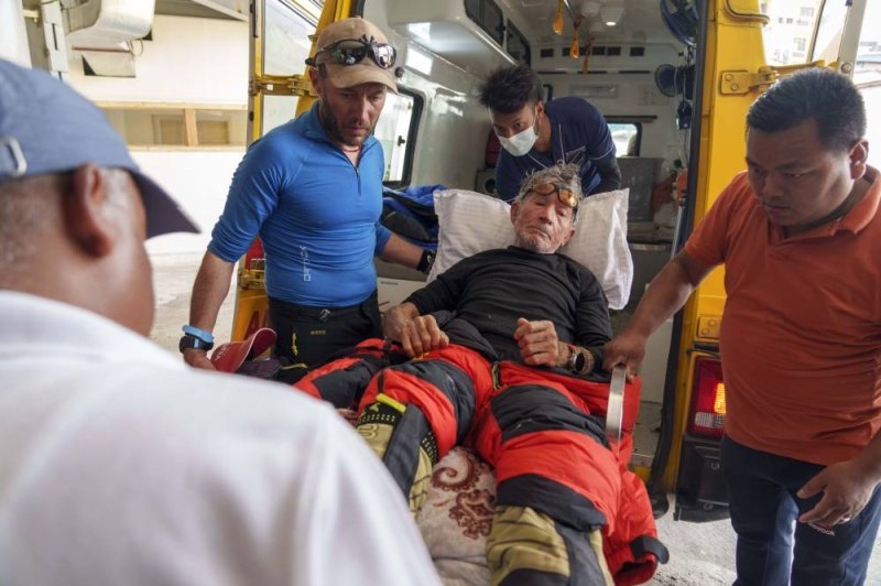 84-year-old climber rescued from mountain in Nepal while seeking record
