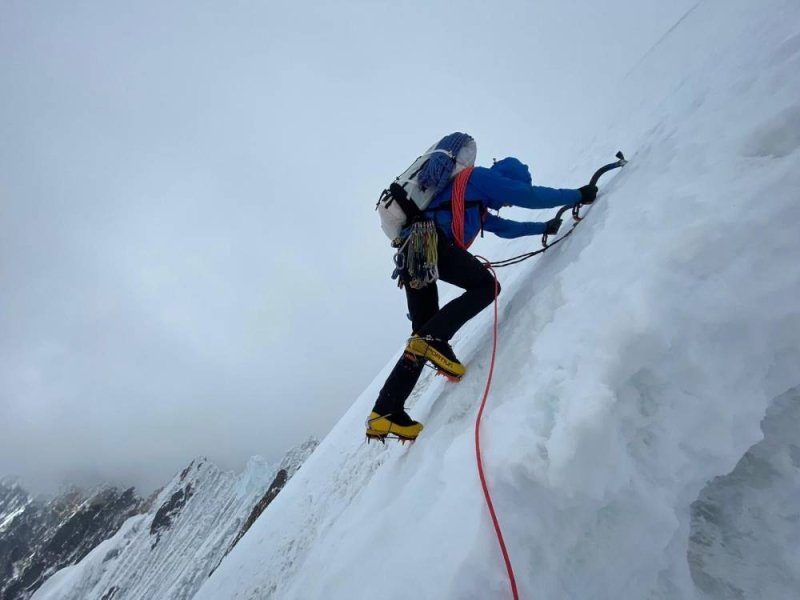 American climbers make first ascent of Tengkangpoche from north face in alpine style