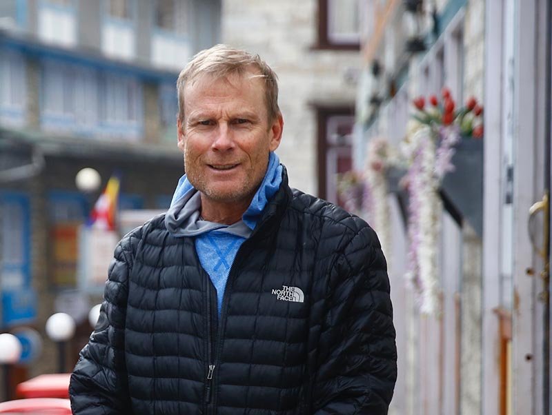 �Bar rookie climbers from Mt Everest�