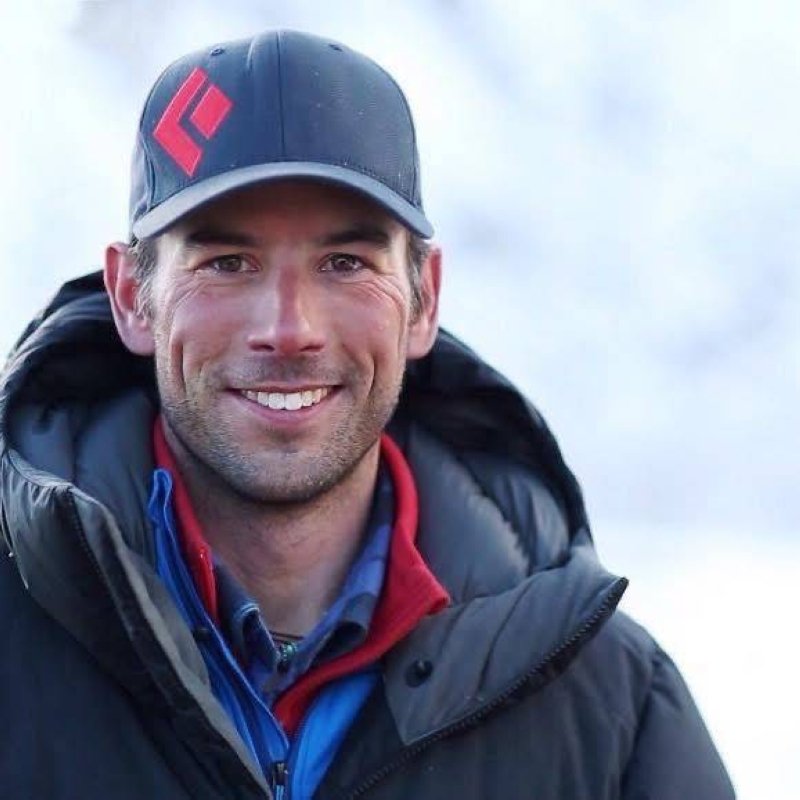 Ben Jones makes 10th ascent as 12 SNT members scale Everest