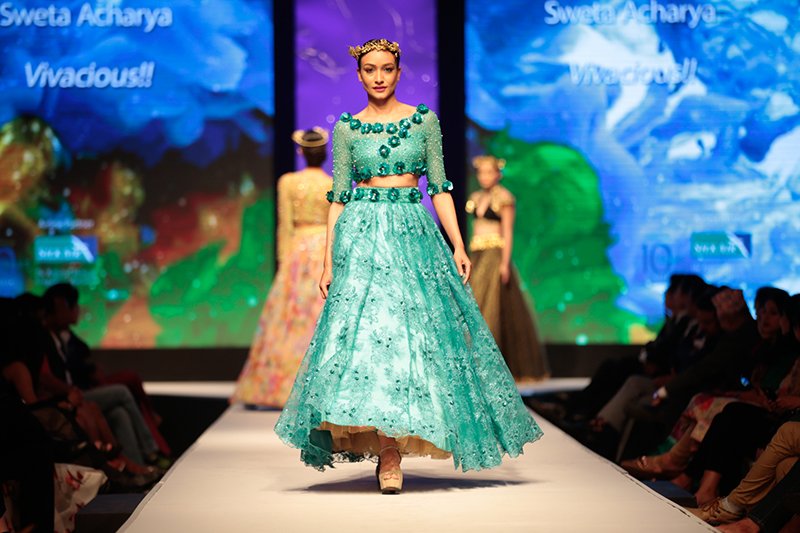 Bold brides, ballet, confident models rule the ramp