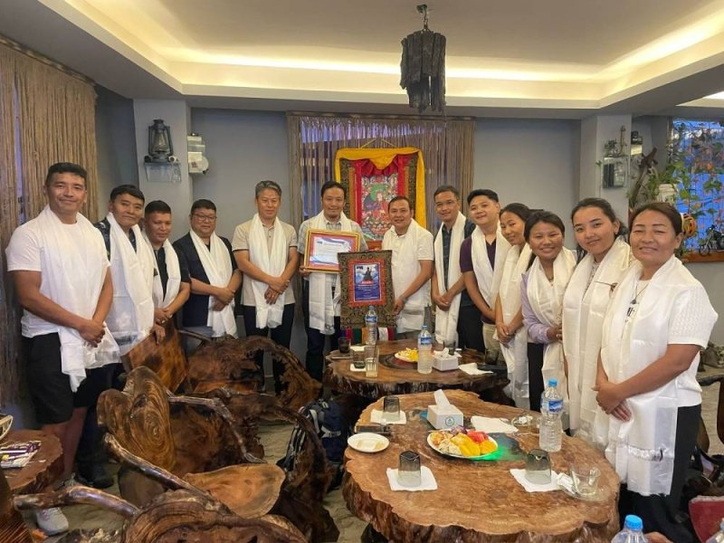 Climber honours Khumbu chair for supporting 2023 Everest expedition