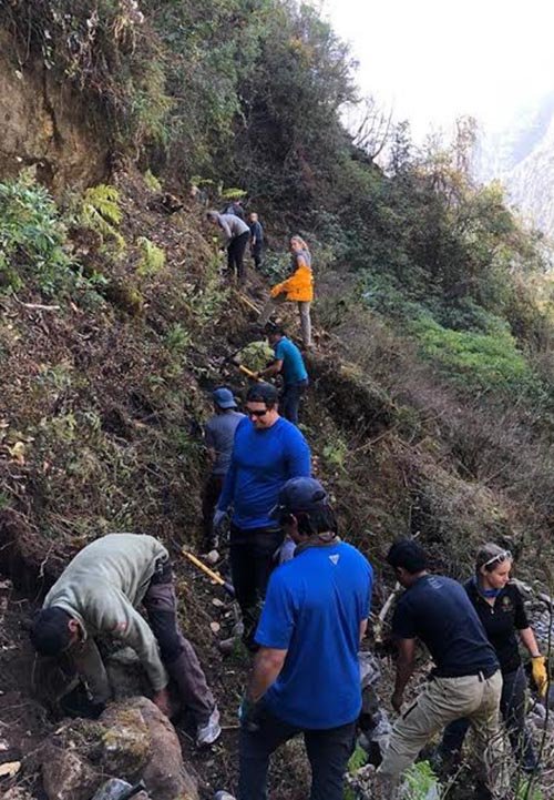 Colorado students making foot trails in Everest region