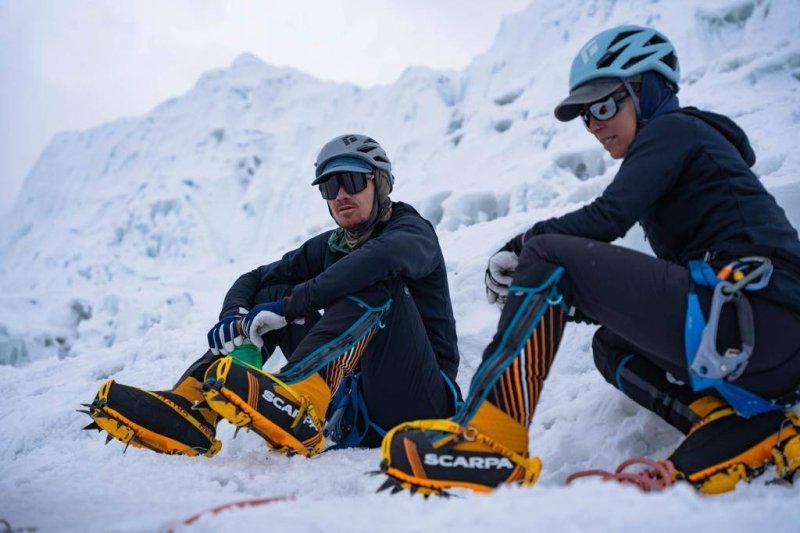 Deaf American couple defies all odds, scales Everest, Lhotse