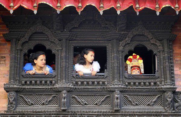 Earthquake-hit Nepal asks other nations to lift travel advisories