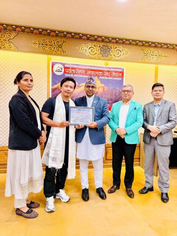 EOAN honours Everest-Lhotse rope-fixing climbers