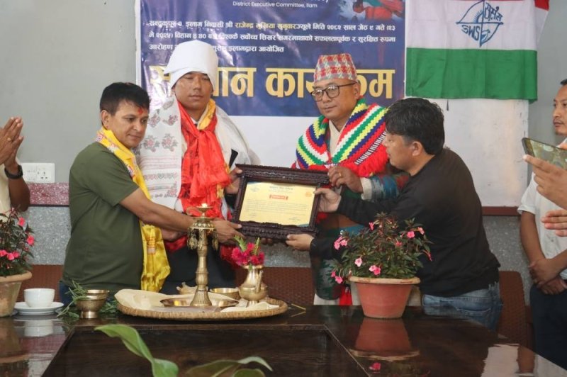Everest climber Rajendra Mukhia Sunuwar honored by Jubilant Elite Academy in Ilam