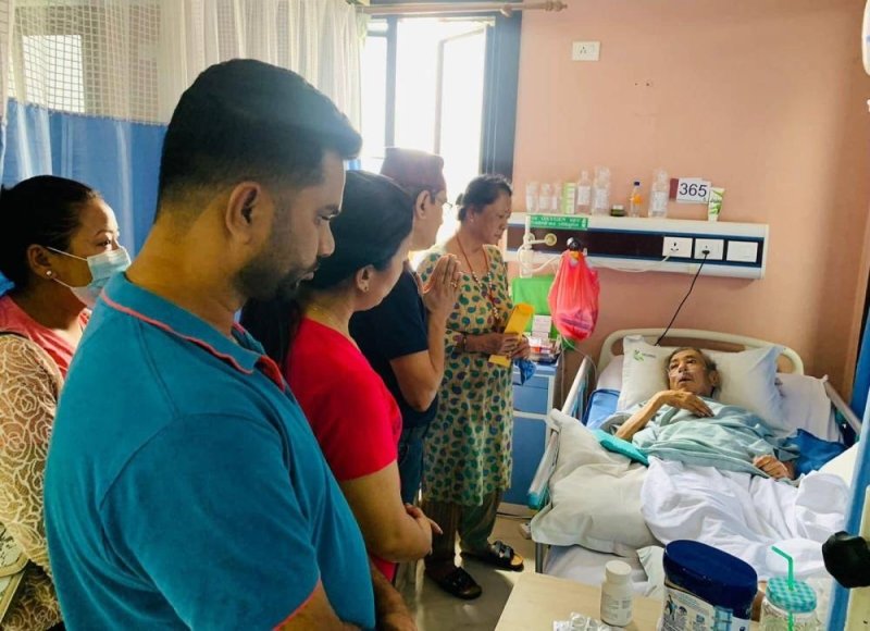 Everest record-holder in need of immediate support for medical treatment