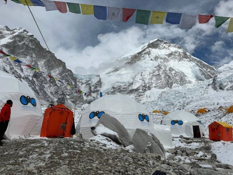 Everest rope-fixing team reaches South Col as 454 permits issued