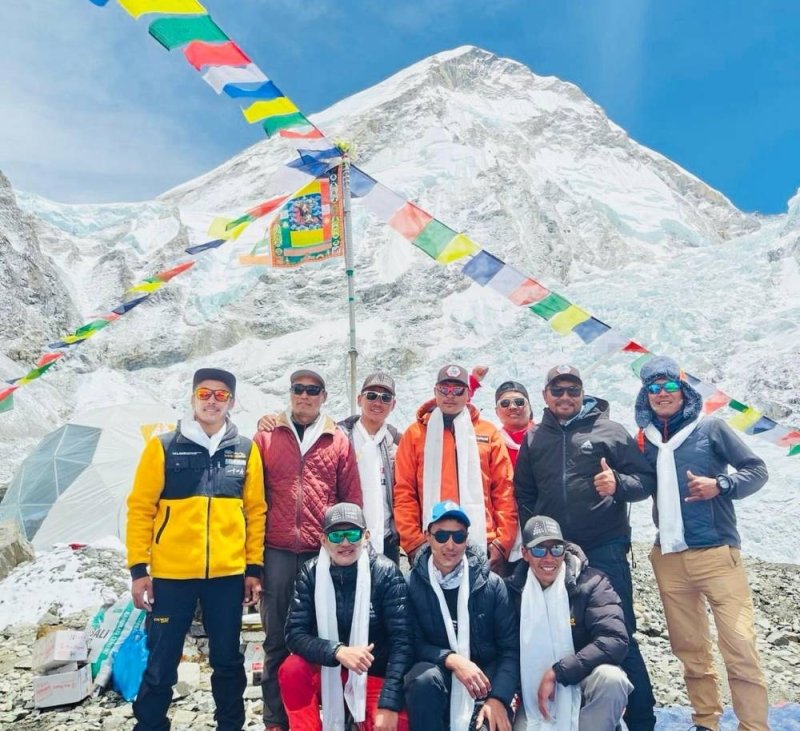 Everest rope-fixing team reaches South Col, to open summit route by May 10
