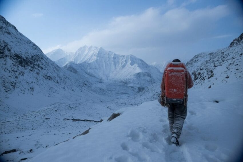 India Faces Travel Chaos as Access to Mount Everest Closed After Cyclone Monta Triggers Record Snowfall Across the Himalayas