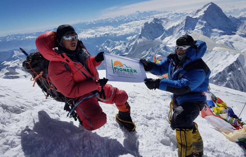 First Belarus woman among others scale Everest as summit bids underway