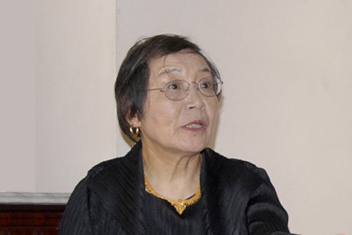 First woman to climb Mount Everest goes to glory at 77