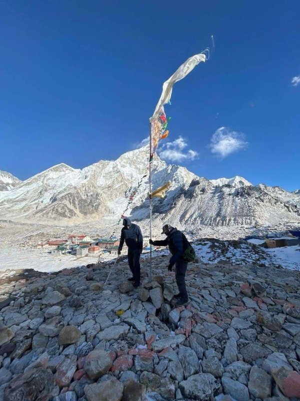 Heli flights to Everest region suspended as locals warn of action against crew members