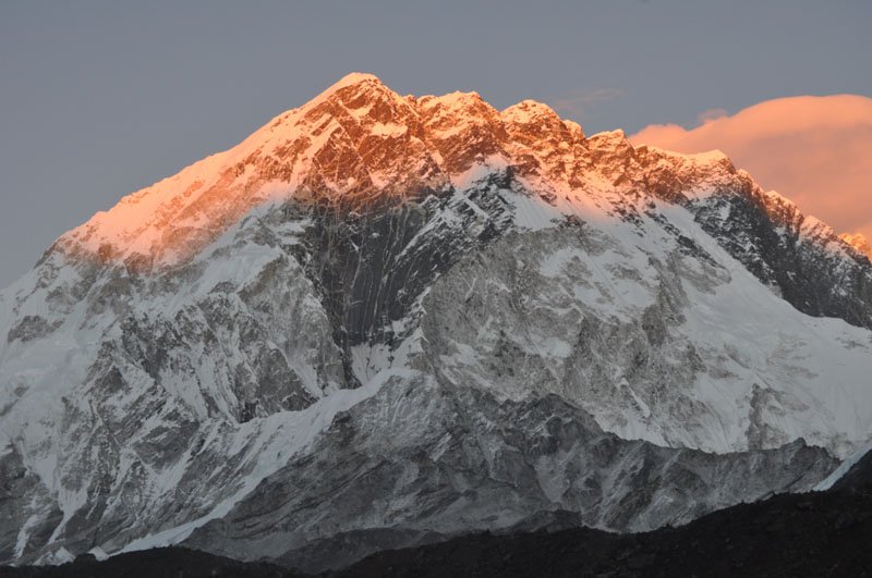�Ice doctors� return to Everest for spring