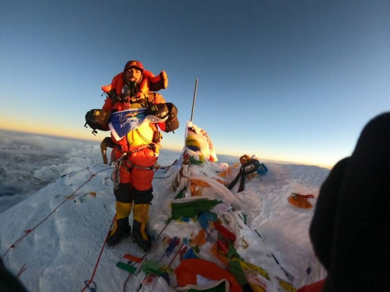 Indian climber Yadav sets new record by scaling Mt. Everest in 6 days