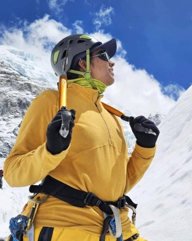 Indian woman climbs Everest, Lhotse in 27 hrs, Mithil Raju scales Everest at 17