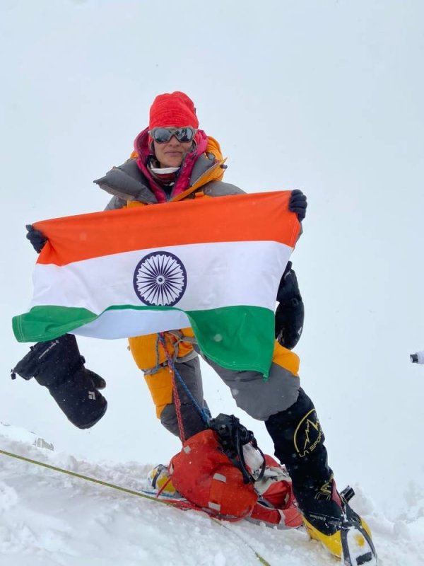 Indian woman scales Kanchenjunga after Annapurna