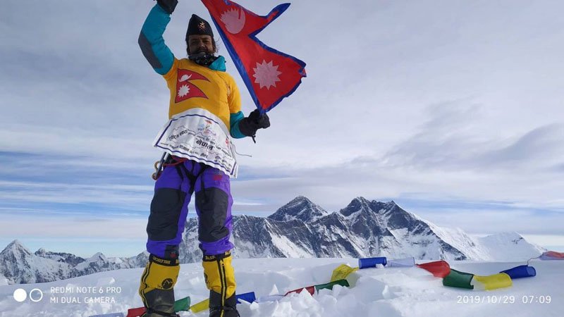 Janakpur�s Paan seller scales Mt Ama Dablam