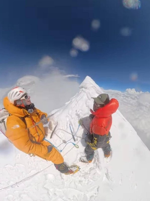 Jay Whiting, Dawa Tenji scale Lhotse for 'Everest Triple Crown' bid