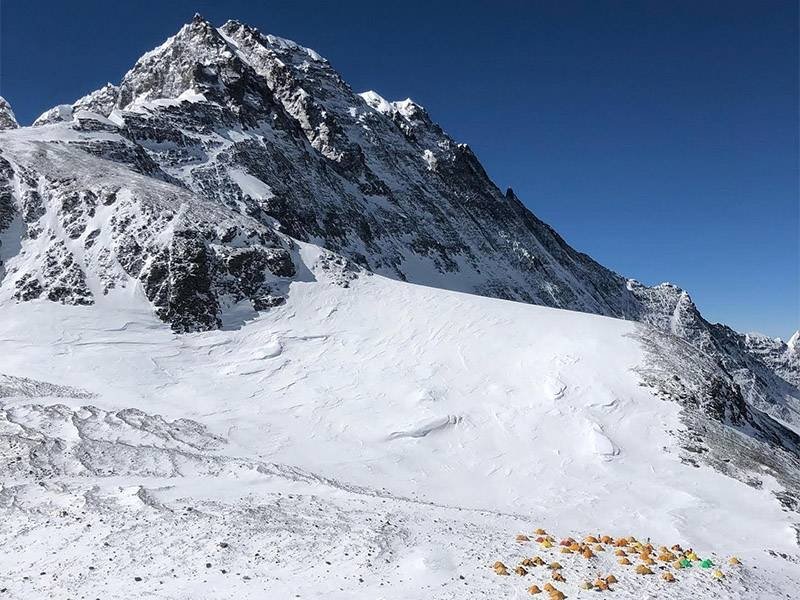 Kenyan climber is found dead on Mount Everest in Nepal