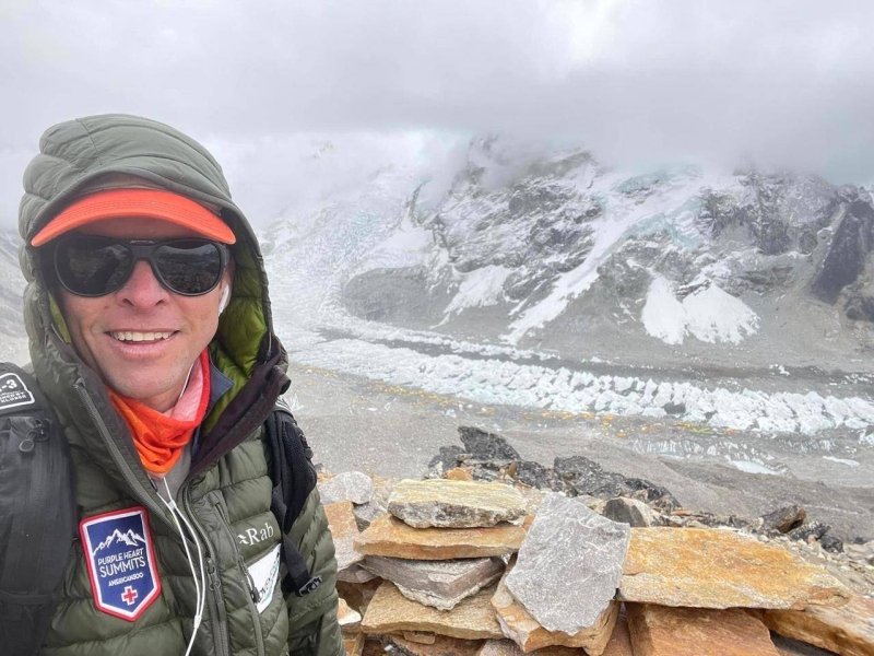 Kidney donor US army veteran sets record scaling Mt Everest