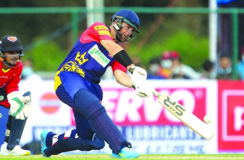 Kings hammer Patriots in opener