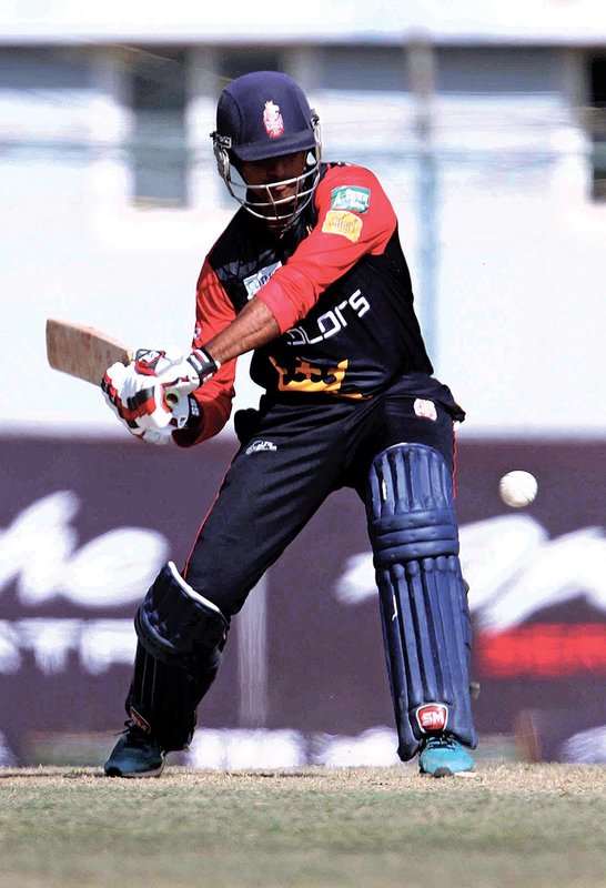 Kings, Patriots register victories