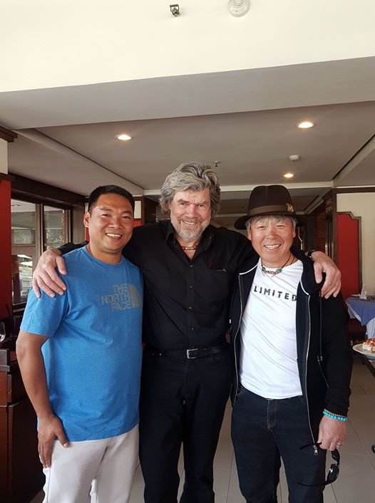 Messner in Nepal, will meet Txikon at Everest base camp