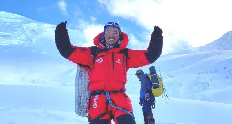 Mingmar becomes first Samagaun local to scale Manaslu without O2