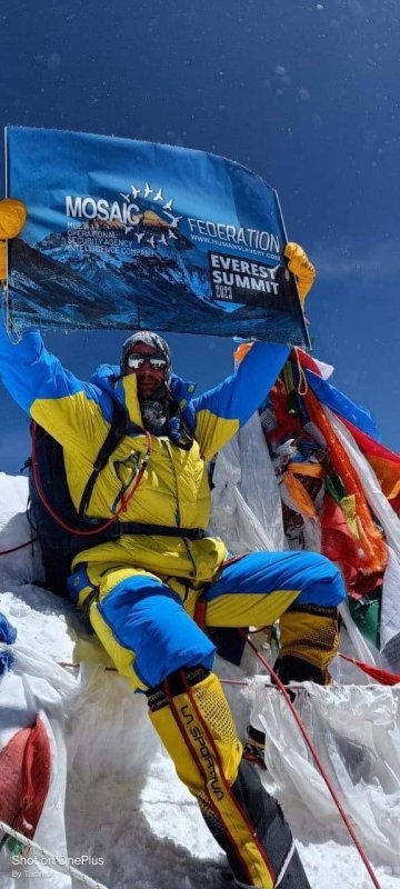 MOSAIC chief Tony Schiena summits Mt Everest