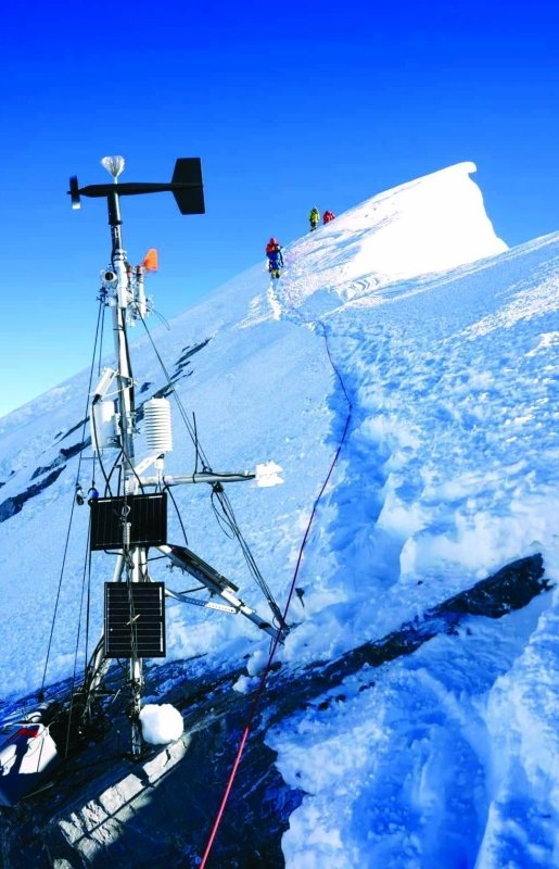 NatGeo scientists instal highest weather station on Mt Everest