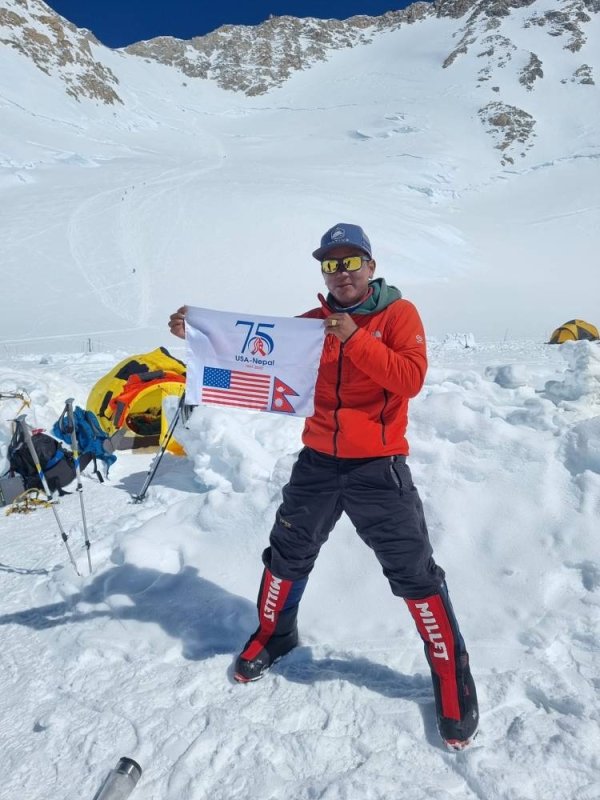 Nepali climber Pasang Dawa Sherpa summits Mt. Baker in United States
