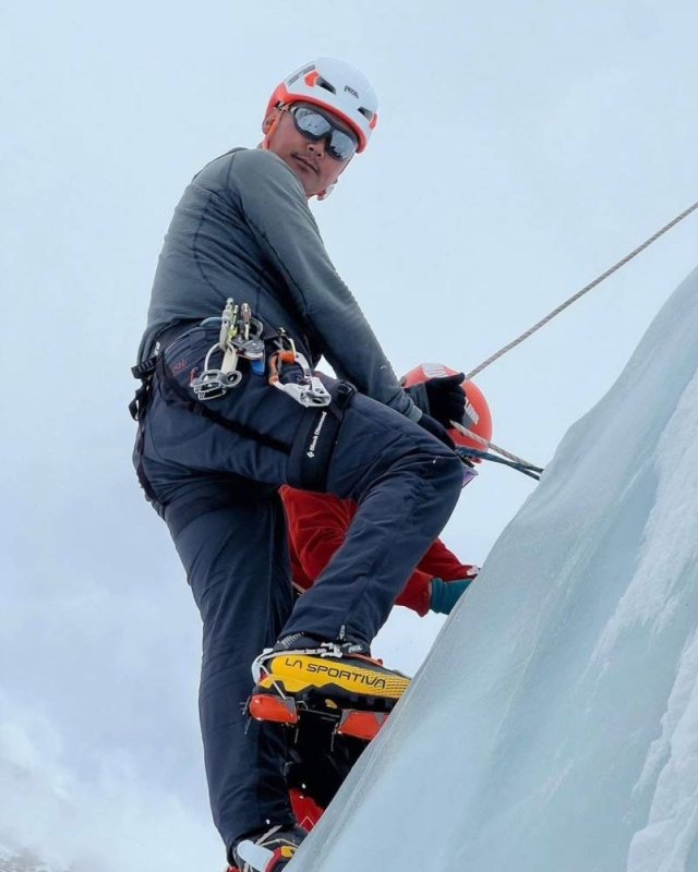 Pema Chiiring becomes first IFMGA guide to make most Everest ascents