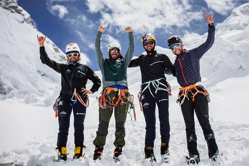 Polish ski daredevil Andrzej Bargiel abandons autumn Everest challenge