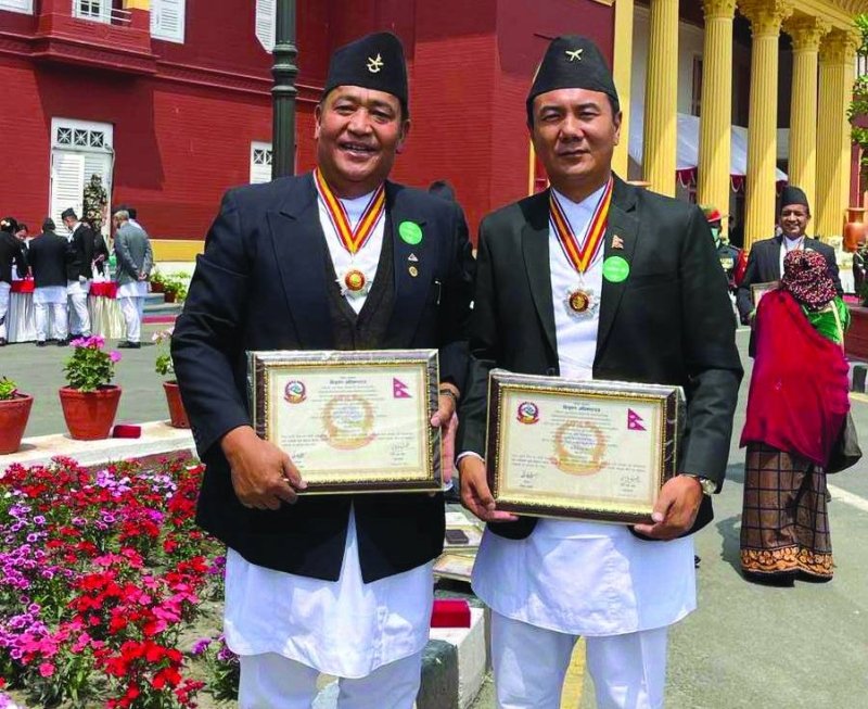 Prez felicitates NMA Chief Lama, mountaineer Sherpa