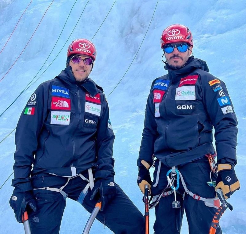 Rafa Jaime becomes first Mexican blind person to scale Everest