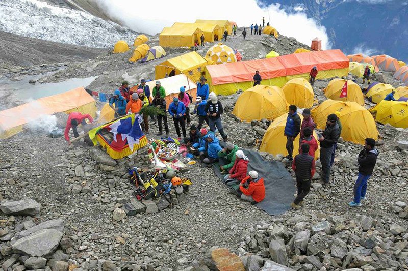 Rain, snow play spoilsport for Everest, Manaslu climbers