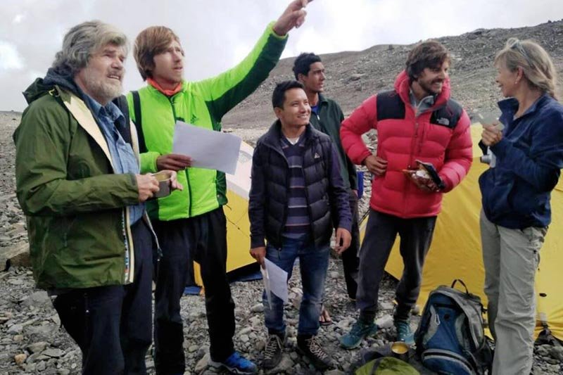 Reinhold Messner visits base camp as Simon prepares for Tare Khang ascent