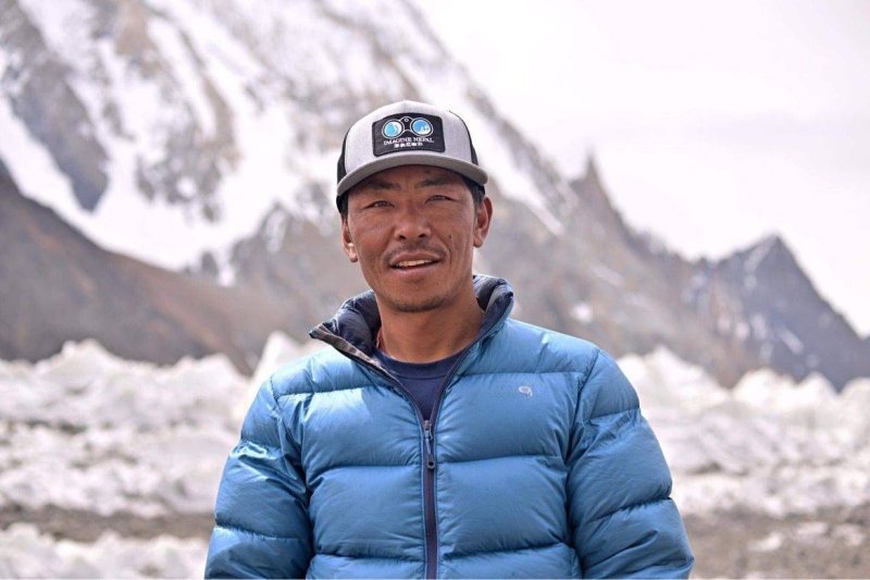 Season's first Everest permit issued; Icefall doctors fixing route near Camp I