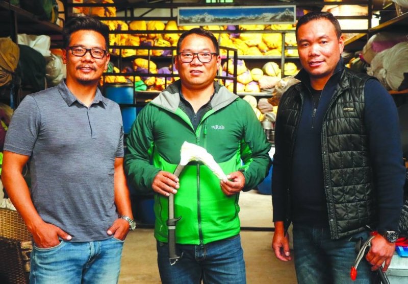 Sherpa brothers set out for grand slam of mountaineering