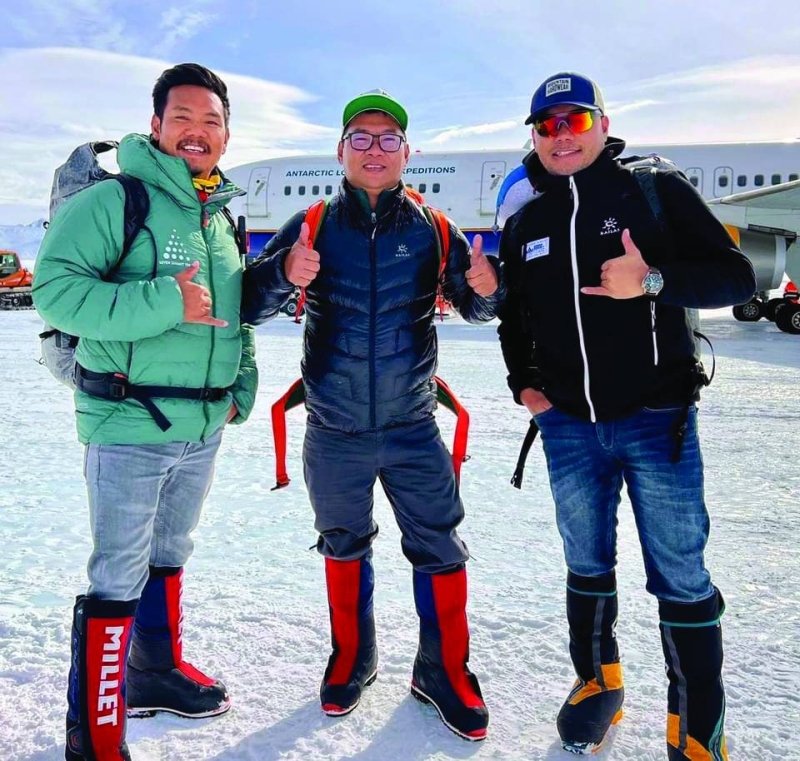 Sherpa siblings successfully scale Mt Vinson in Antartica