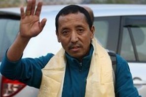 Sherpa to scatter Hillary's ashes on Everest