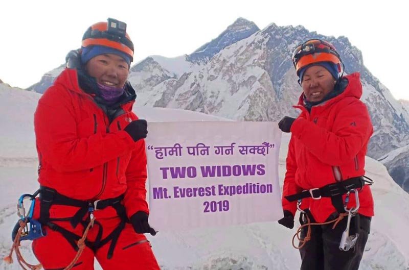 Sherpa widows scale Mt Everest to inspire single women
