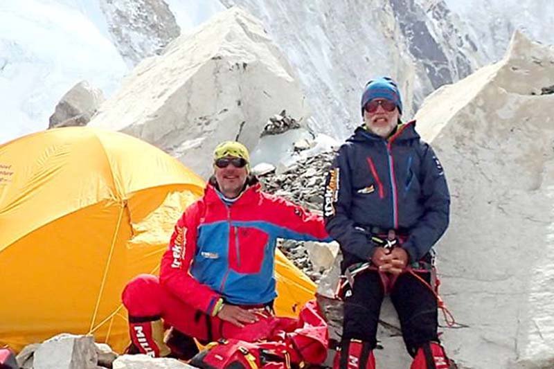 Slovakian climbers rescued after 17 hours