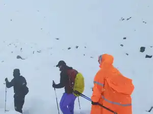 Heavy Snow Forces Closure of Everest Region; Helicopter Crashes During Rescue Mission