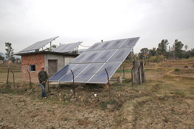 Solar water pumps up incomes for Nepal's quake-hit farmers