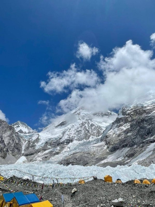 South African paraglider jumps off Everest