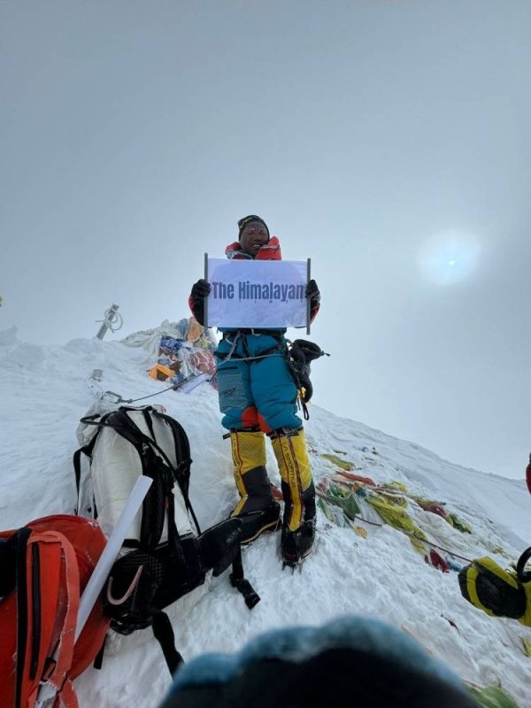 THT makes it to Everest summit