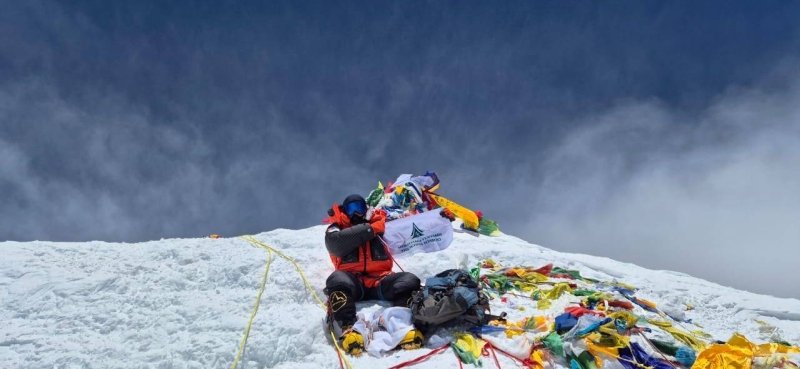 'Two Mongolian climbers scaled Everest, died on descent'